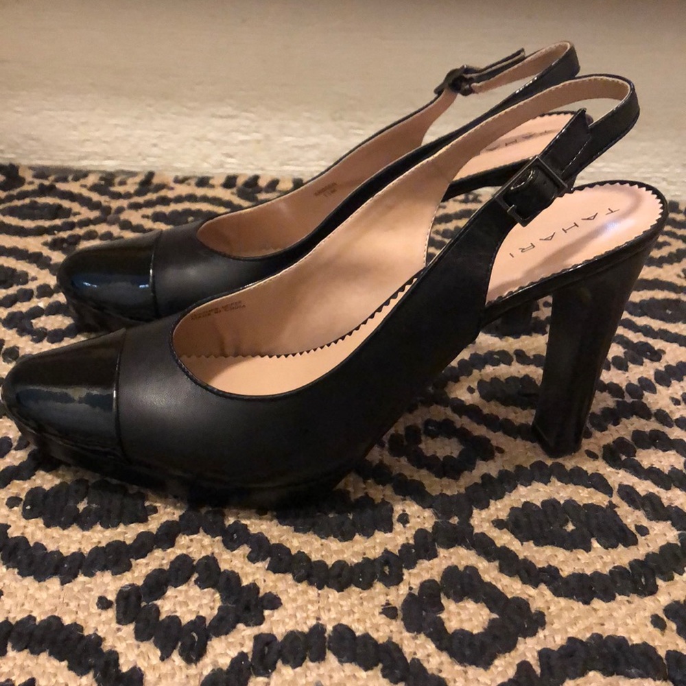 Black leather/patent toe Tahari heels size 11